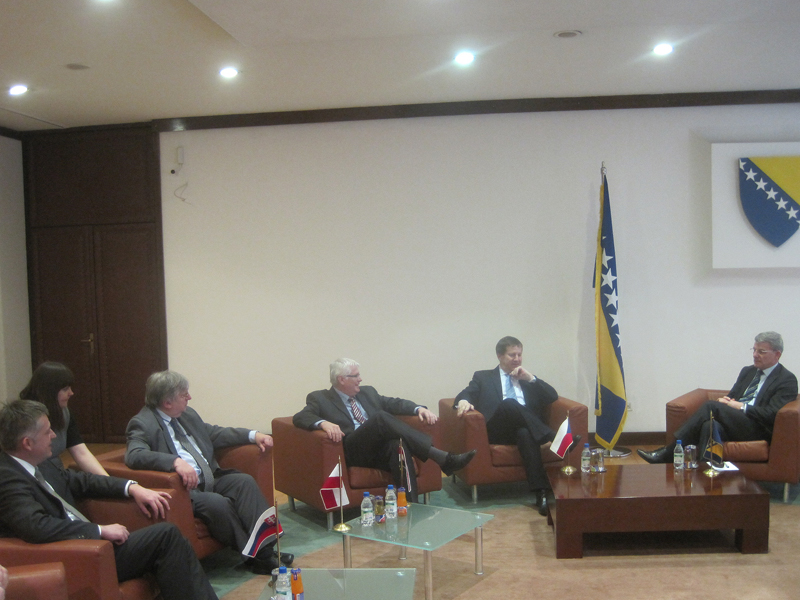 Poslanik u Predstavničkom PSBiH Šefik Džaferović razgovarao s ambasadorima zemalja članica Višegradske grupe
